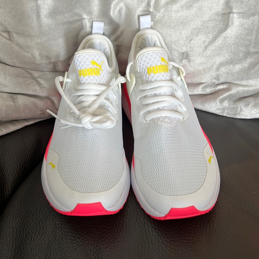 NBW Brand New PUMA white and hot pink sneakers